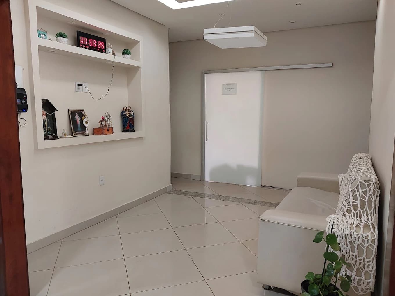 Ágape Residencial Sênior - Recepção e Hall Interno com Acesso aos Dormitórios